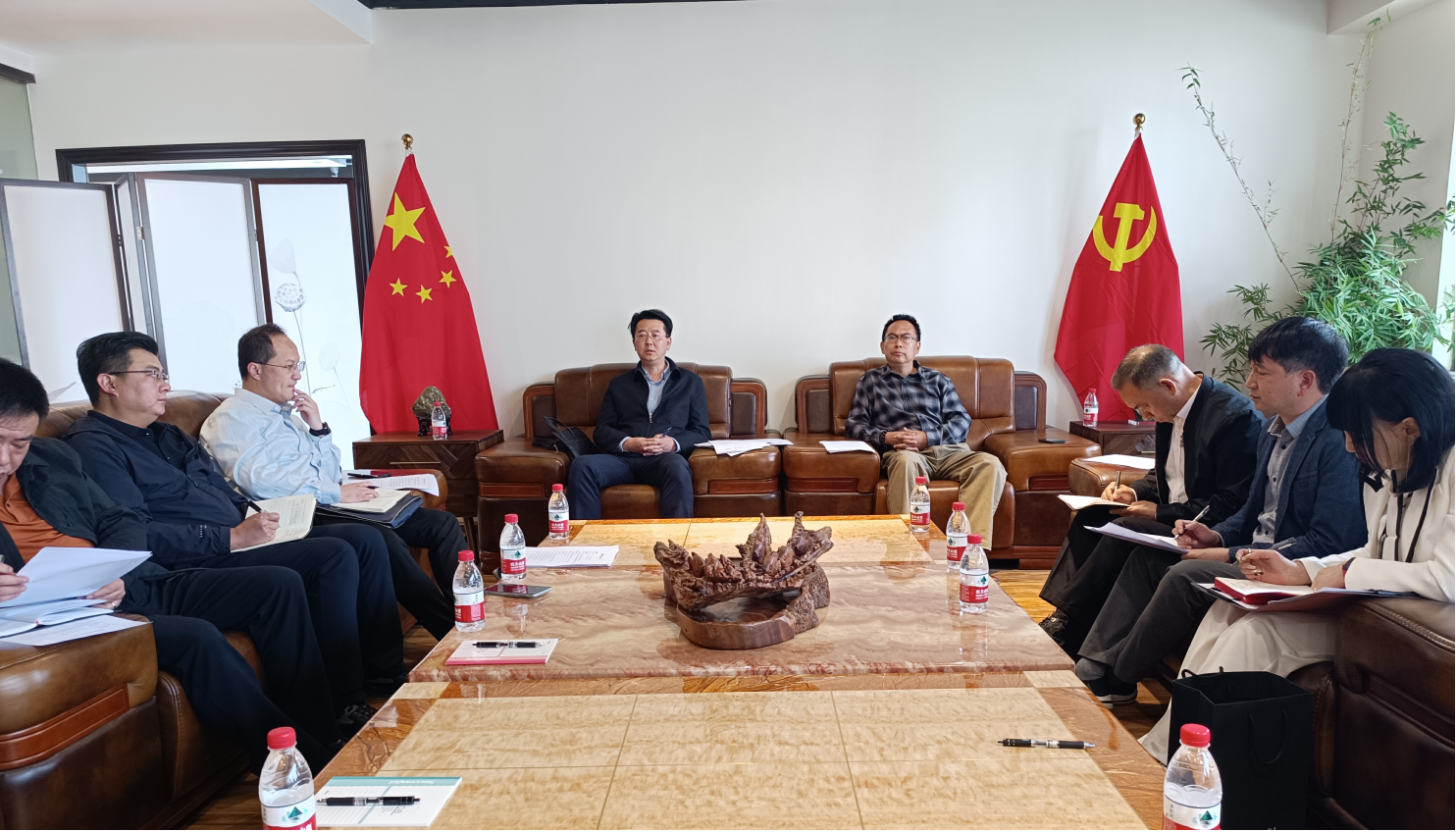 云南省政府调研组赴省中小企业协会调研涉企政策“可用、管用、好用”工作
